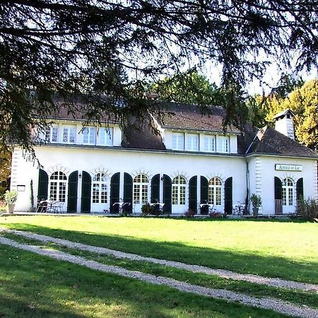 Auberge Du Lac De Mondon Mailhac-sur-Benaize Exterior photo